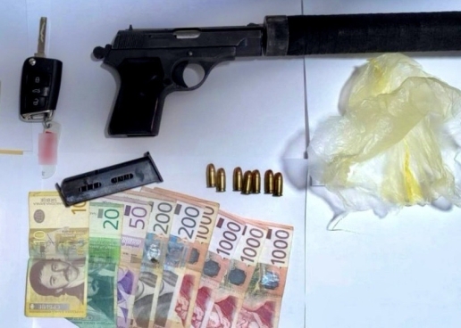 Pao diler u Obrenovcu: Policija zaplenila heroin, pištolj, vagice