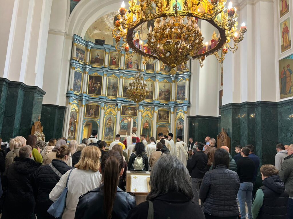 Episkop valjevski g.Isihije služio Svetu liturgiju u hramu Silaska Svetog Duha na apostole