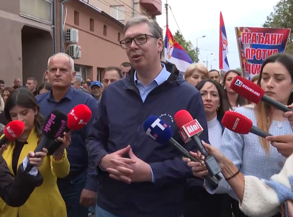 VUČIĆ SA NARODOM U OBRENOVCU: Večeras ih pumpa 2.700 u celoj Srbiji - gotova je ta priča odavno, sad je sve do nas, a ništa do njih!