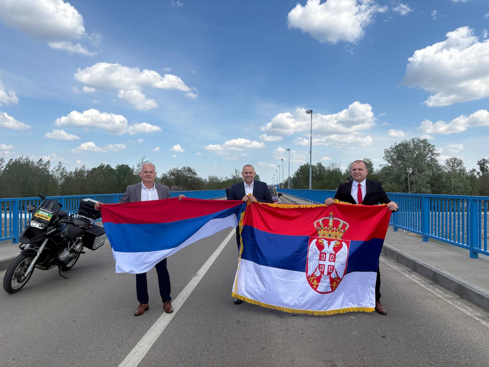 Predsednik Gradske opštine Obrenovac i gradonačelnik Zvornika razmenili zastave